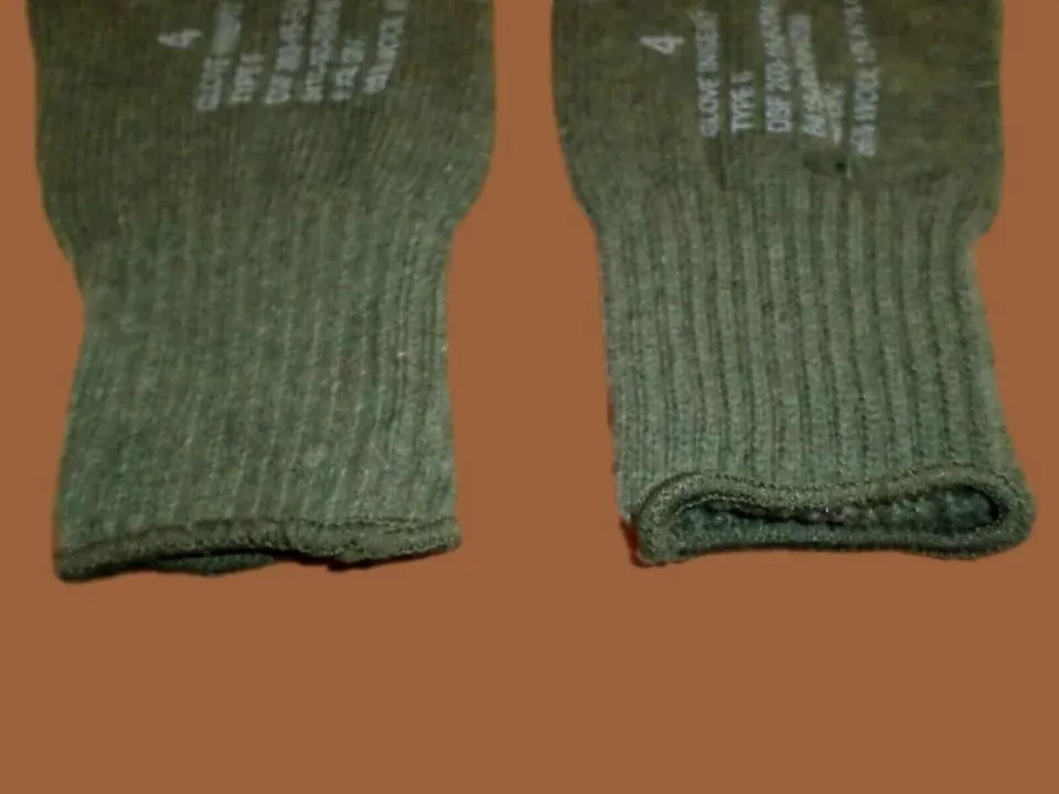 MILITARY STYLE D3A COLD WEATHER GLOVE LINERS 85% WOOL 15% NYLON SIZE 4 MEDIUM